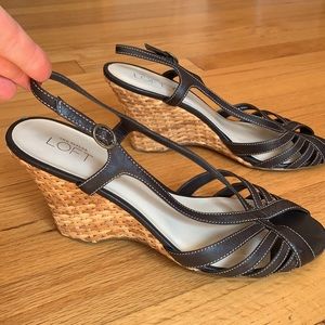 Anne Taylor Loft wedge sandals 100% leather 8M
